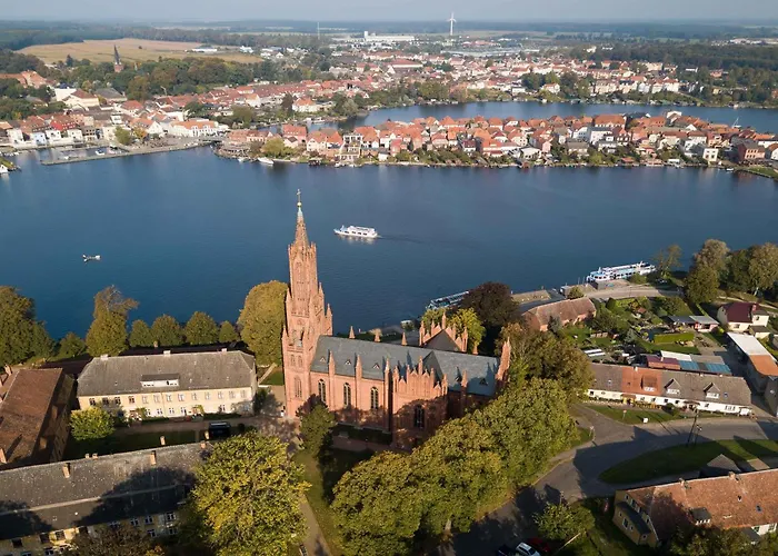 Wasserblick In Der Inselstadt بيت للعطل مالتشو